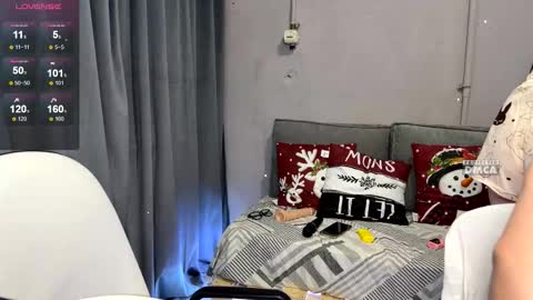 Snapshot of milana_sexwife chatting on January 2026 09:37:02 AM Dan and Milana online show from January 2026 09:37:02 AM