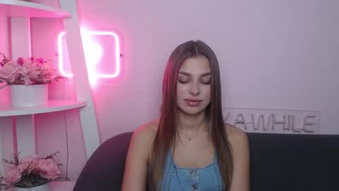 milanaangelas online show from December 2025 05:44:02 AM