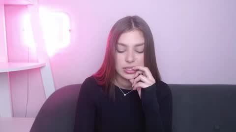 milanaangelas online show from April 2026 04:50:02 AM