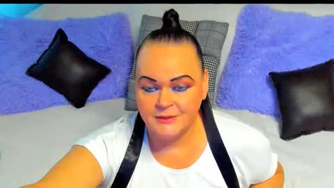 Lana online show from November 2025 07:17:01 AM