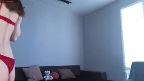 milanakowall online show from March 2026 05:33:02 AM