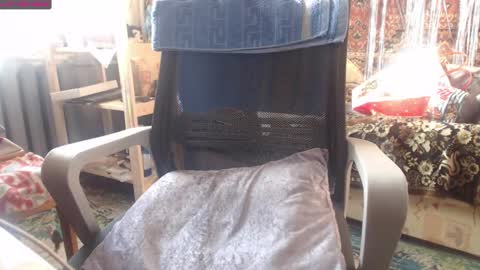 Snapshot of milanasvethoney chatting on January 2025 10:23:02 AM Luna-- link in bio online show from January 2025 10:23:02 AM