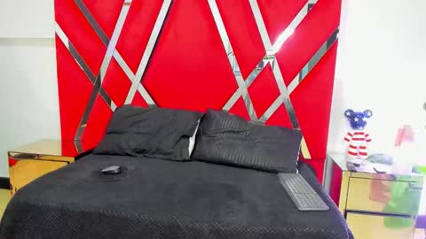 milanx2 online show from November 2025 09:02:02 PM