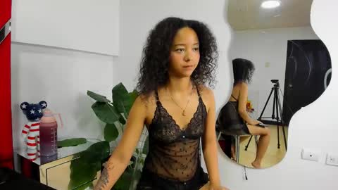 milanx2 online show from November 2025 08:52:01 PM