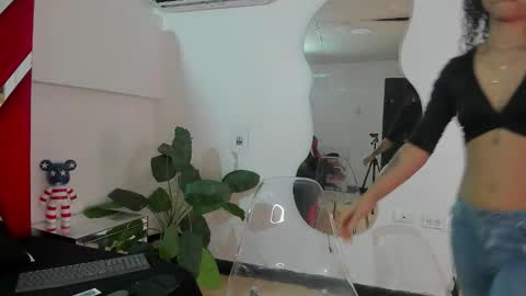 milanx2 online show from December 2025 08:16:02 PM