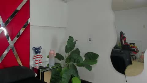 milanx2 online show from December 2025 08:58:01 PM