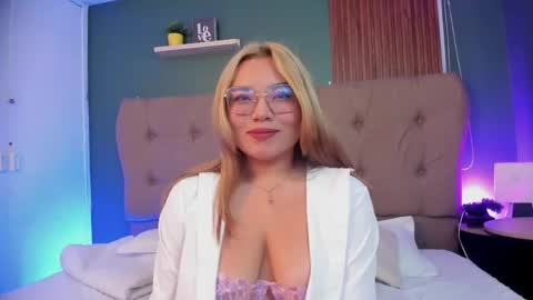 Snapshot of milanii_ chatting on June 2026 11:20:02 AM milanii online show from June 2026 11:20:02 AM
