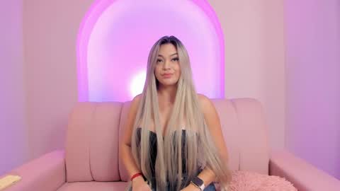 Snapshot of milaowens chatting on June 2026 01:06:02 PM Sexy Mila online show from June 2026 01:06:02 PM