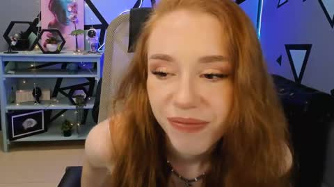Snapshot of milasiren chatting on May 2026 05:35:01 AM Mila online show from May 2026 05:35:01 AM