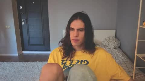 Snapshot of milaslovv chatting on May 2026 02:33:01 PM Mila online show from May 2026 02:33:01 PM
