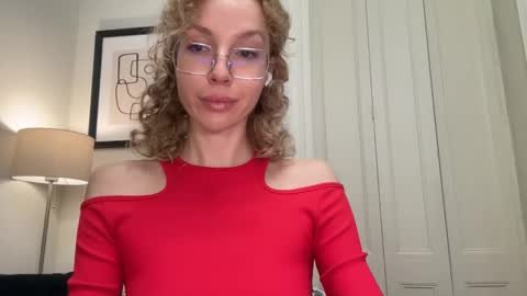 Mila online show from November 2025 02:17:01 PM