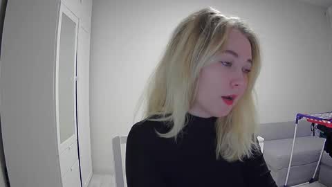 Milena new nonude shy blonde natural online show from November 2025 11:15:01 PM