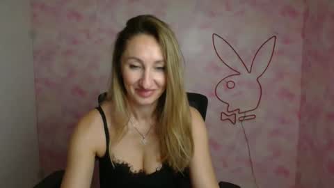 Milena online show from May 2026 06:52:01 AM