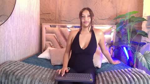 Milenka   online show from April 2026 08:14:01 PM