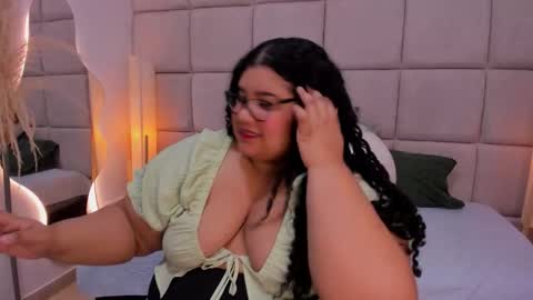 Miley online show from November 2025 07:50:02 PM