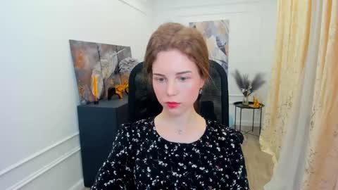 Snapshot of mileygloss chatting on May 2026 11:18:02 AM mileygloss online show from May 2026 11:18:02 AM
