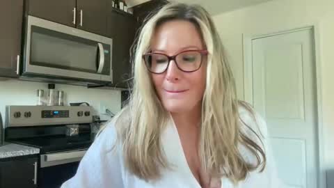 MIlf Goddess online show from October 2025 02:34:01 PM