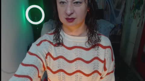 Snapshot of milf_valeria chatting on November 2025 02:27:02 PM Valeria online show from November 2025 02:27:02 PM