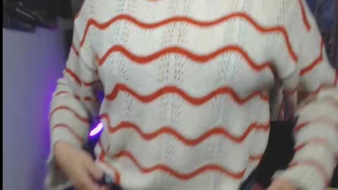 Snapshot of milf_valeria chatting on November 2025 03:05:02 PM Valeria online show from November 2025 03:05:02 PM