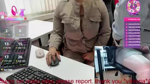 Snapshot of milf_viktoria chatting on October 2025 10:52:02 AM Viktoria online show from October 2025 10:52:02 AM