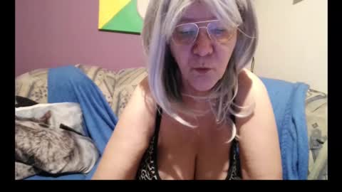 Snapshot of milfchantal chatting on January 2025 07:51:02 AM Milfchantal online show from January 2025 07:51:02 AM