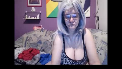 Snapshot of milfchantal chatting on February 2025 07:58:02 AM Milfchantal online show from February 2025 07:58:02 AM