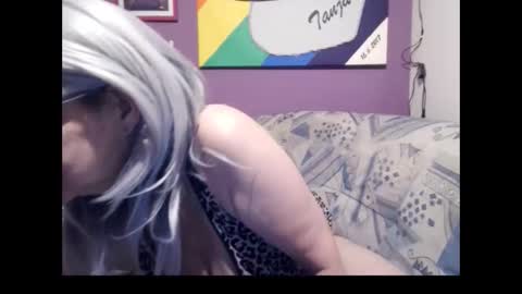 Snapshot of milfchantal chatting on February 2025 07:52:02 AM Milfchantal online show from February 2025 07:52:02 AM