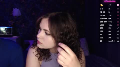 Stella and Neo online show from October 2025 04:18:02 AM