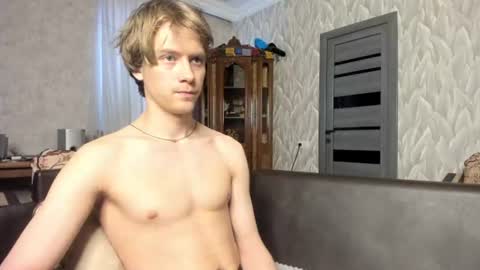 Snapshot of milkiwy chatting on June 2026 03:59:02 AM Isaac online show from June 2026 03:59:02 AM
