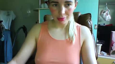 milkmomysss online show from April 2026 02:14:02 PM