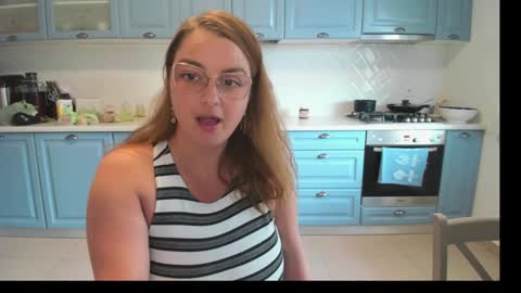 Livia online show from September 2025 10:15:01 AM