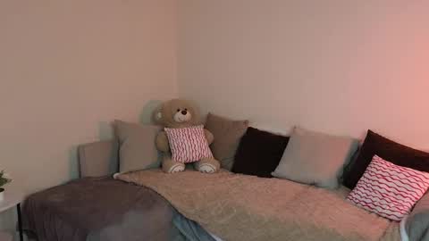 Ula online show from April 2026 04:37:01 PM