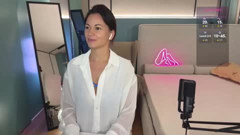 Mila online show from February 2025 08:13:02 PM