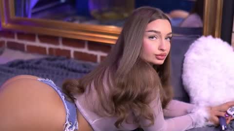 Snapshot of milla_serene chatting on November 2025 07:09:01 AM Milla online show from November 2025 07:09:01 AM