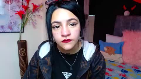 Snapshot of millacounisslosexanal chatting on November 2025 02:10:02 PM Violeta online show from November 2025 02:10:02 PM