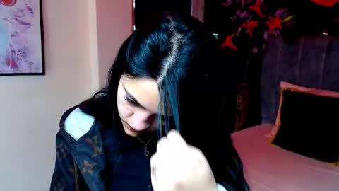 Snapshot of millacounisslosexanal chatting on December 2025 01:49:01 PM Violeta online show from December 2025 01:49:01 PM