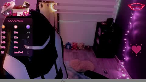 Snapshot of millandiux chatting on February 2025 10:59:01 PM millandiux online show from February 2025 10:59:01 PM