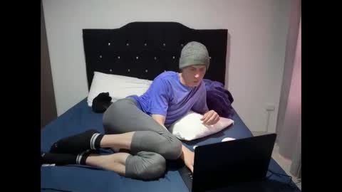 SlimnHungOH online show from October 2025 09:24:02 PM