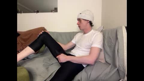 SlimnHungOH online show from December 2025 09:42:01 PM