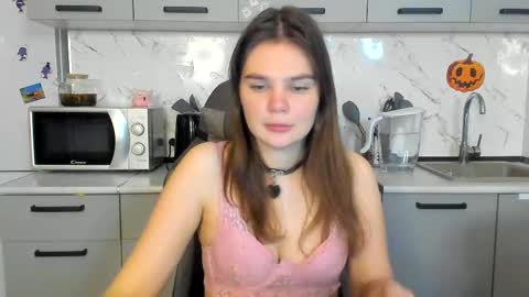 Snapshot of milly_brown_ chatting on February 2025 09:25:01 PM Welcome My name is Tina online show from February 2025 09:25:01 PM