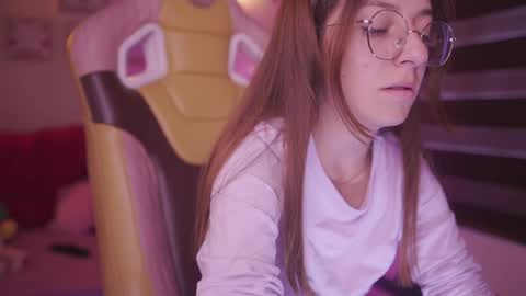 MILLY online show from March 2025 08:21:02 PM