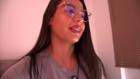 Snapshot of milly_roidd chatting on December 2025 04:44:02 AM gaby online show from December 2025 04:44:02 AM