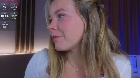 Snapshot of milly_shy chatting on December 2025 06:44:02 AM Milly online show from December 2025 06:44:02 AM