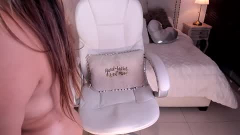 Snapshot of milly_white chatting on March 2026 12:39:02 AM Milena online show from March 2026 12:39:02 AM