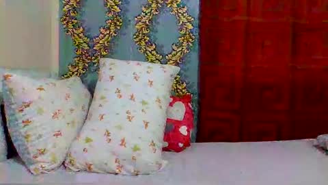 Snapshot of millysexylove chatting on March 2025 08:21:02 AM ayannamil online show from March 2025 08:21:02 AM