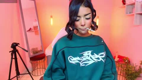 Snapshot of milu_carbajal_x chatting on December 2025 08:59:02 PM milu_carbajal_x online show from December 2025 08:59:02 PM
