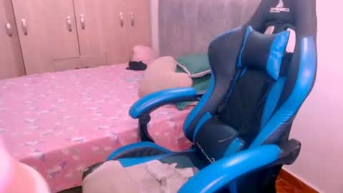 miluu_444 online show from June 2026 01:37:01 AM