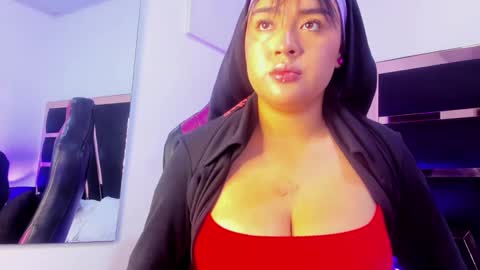 Snapshot of miluvargas chatting on November 2025 04:26:02 AM miluvargas online show from November 2025 04:26:02 AM
