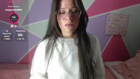 Snapshot of mily_miley chatting on February 2025 10:15:02 PM Mily Miley online show from February 2025 10:15:02 PM