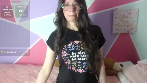 Snapshot of mily_miley chatting on February 2025 07:27:02 PM Mily Miley online show from February 2025 07:27:02 PM